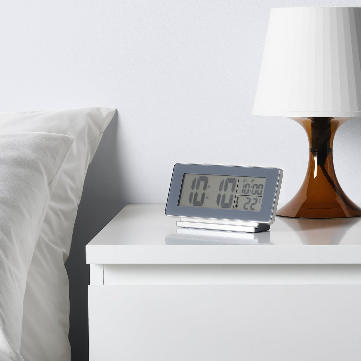 Clock/thermometer/alarm