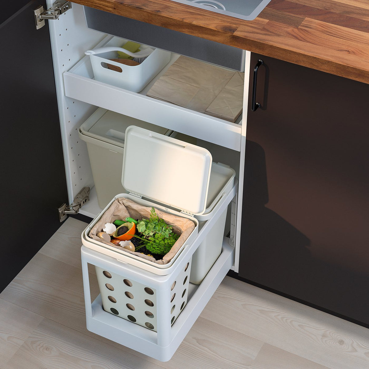 Bin with lid for organic waste