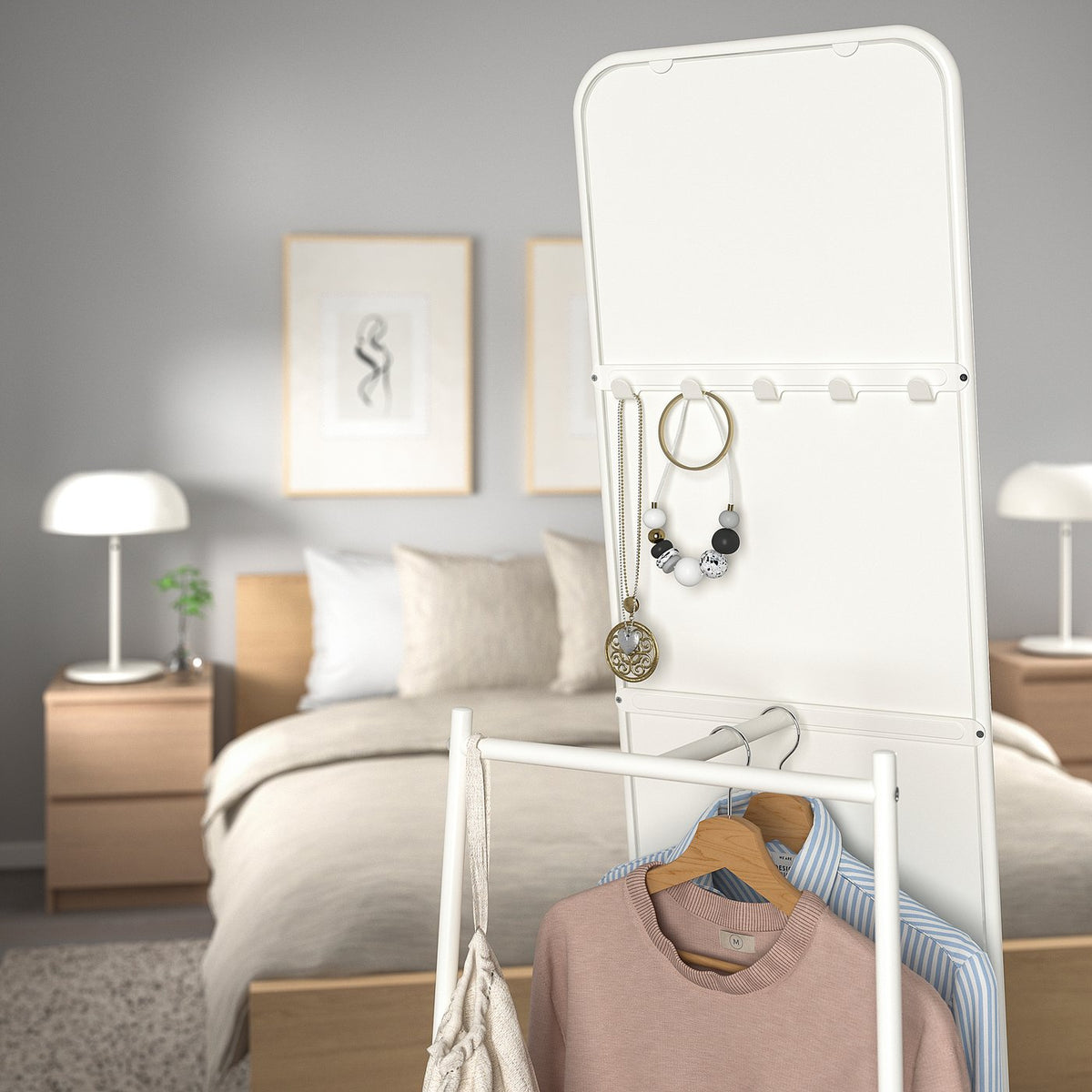 Standing mirror