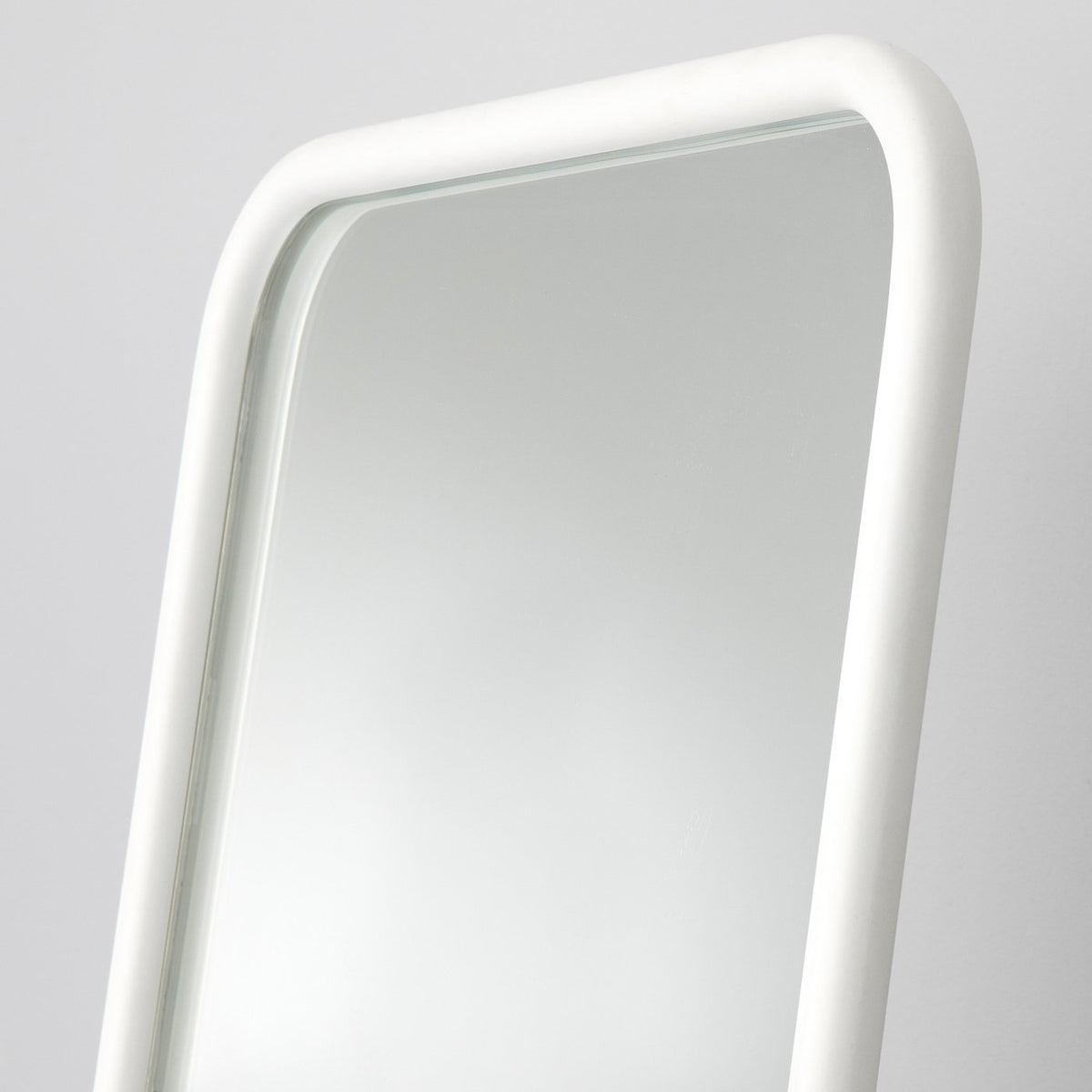 Standing mirror