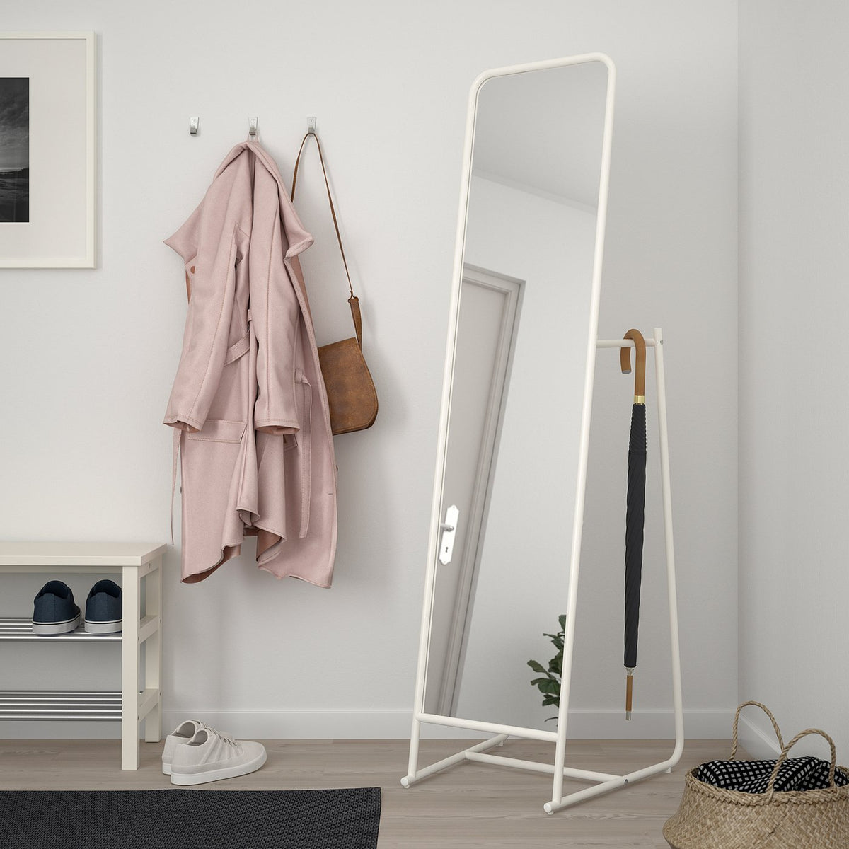 Standing mirror