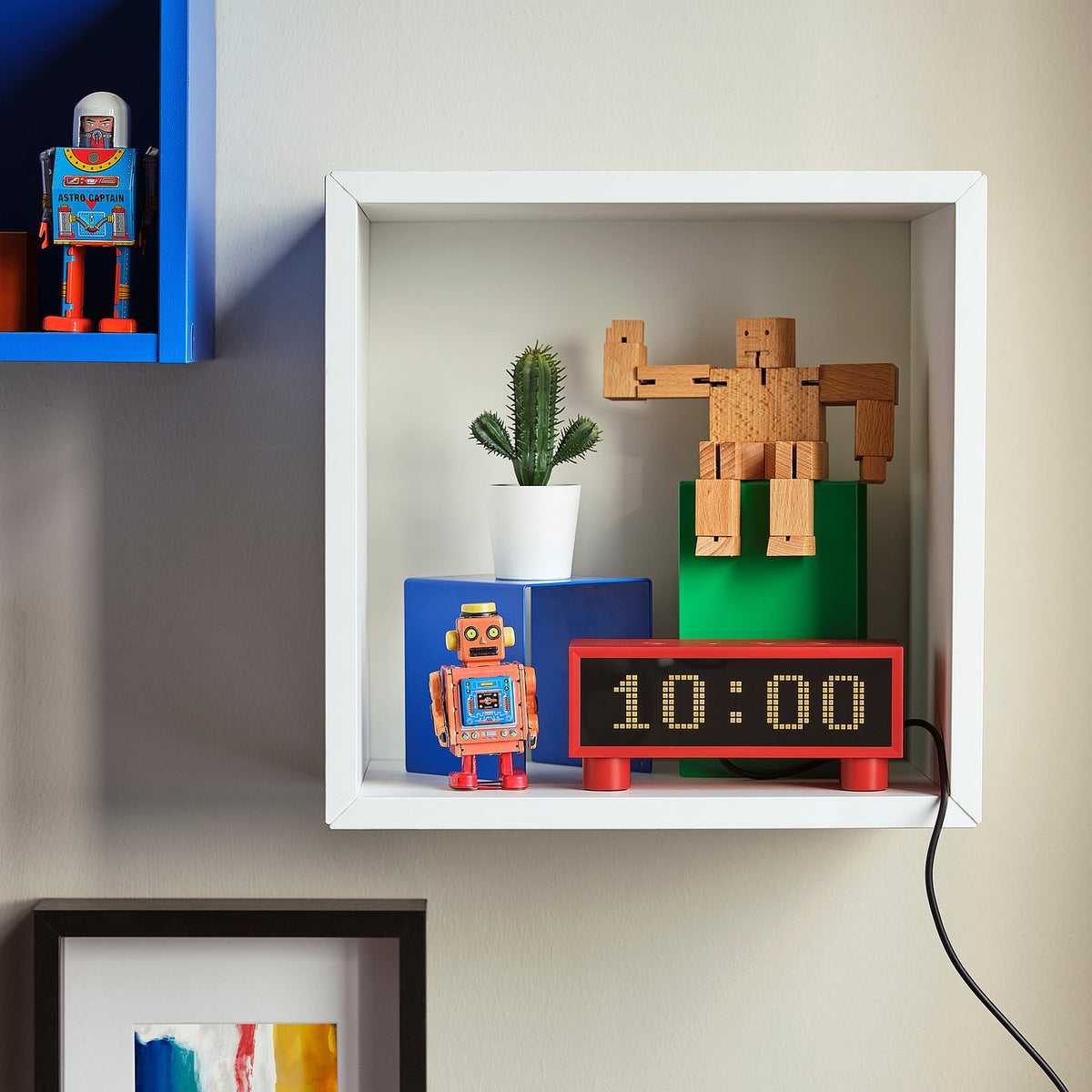 Alarm clock with hygro-/thermometer