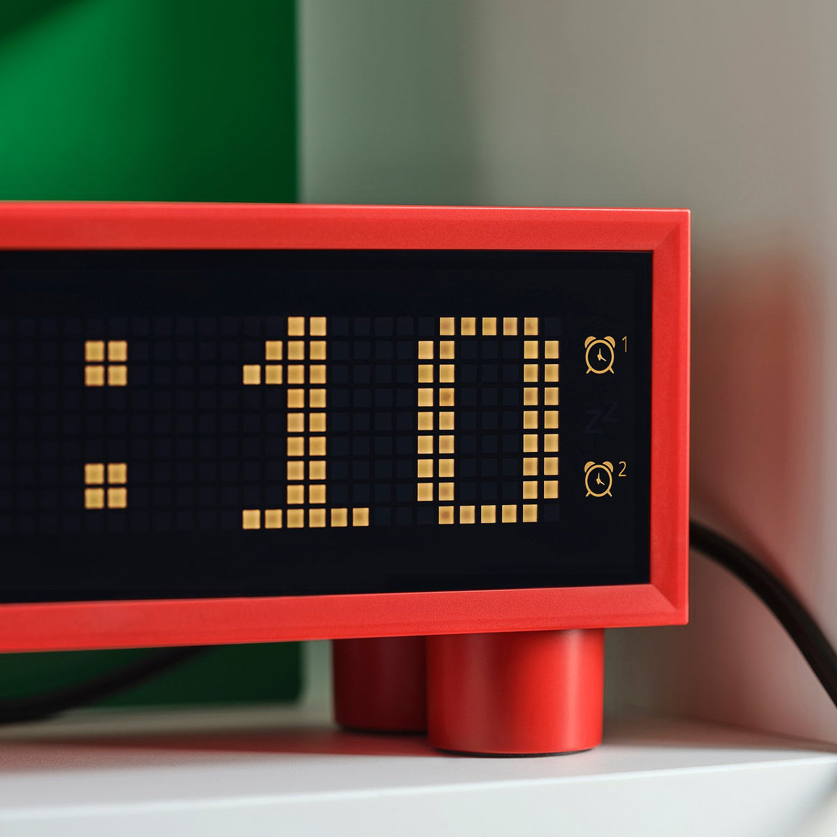 Alarm clock with hygro-/thermometer