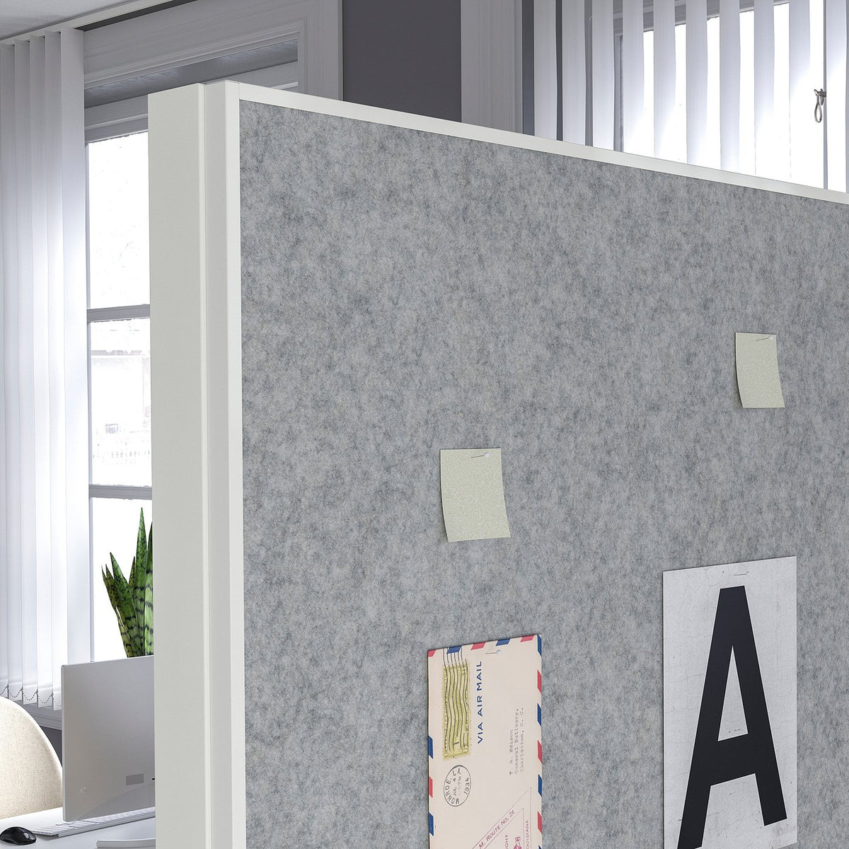 Whiteboard/noticeboard