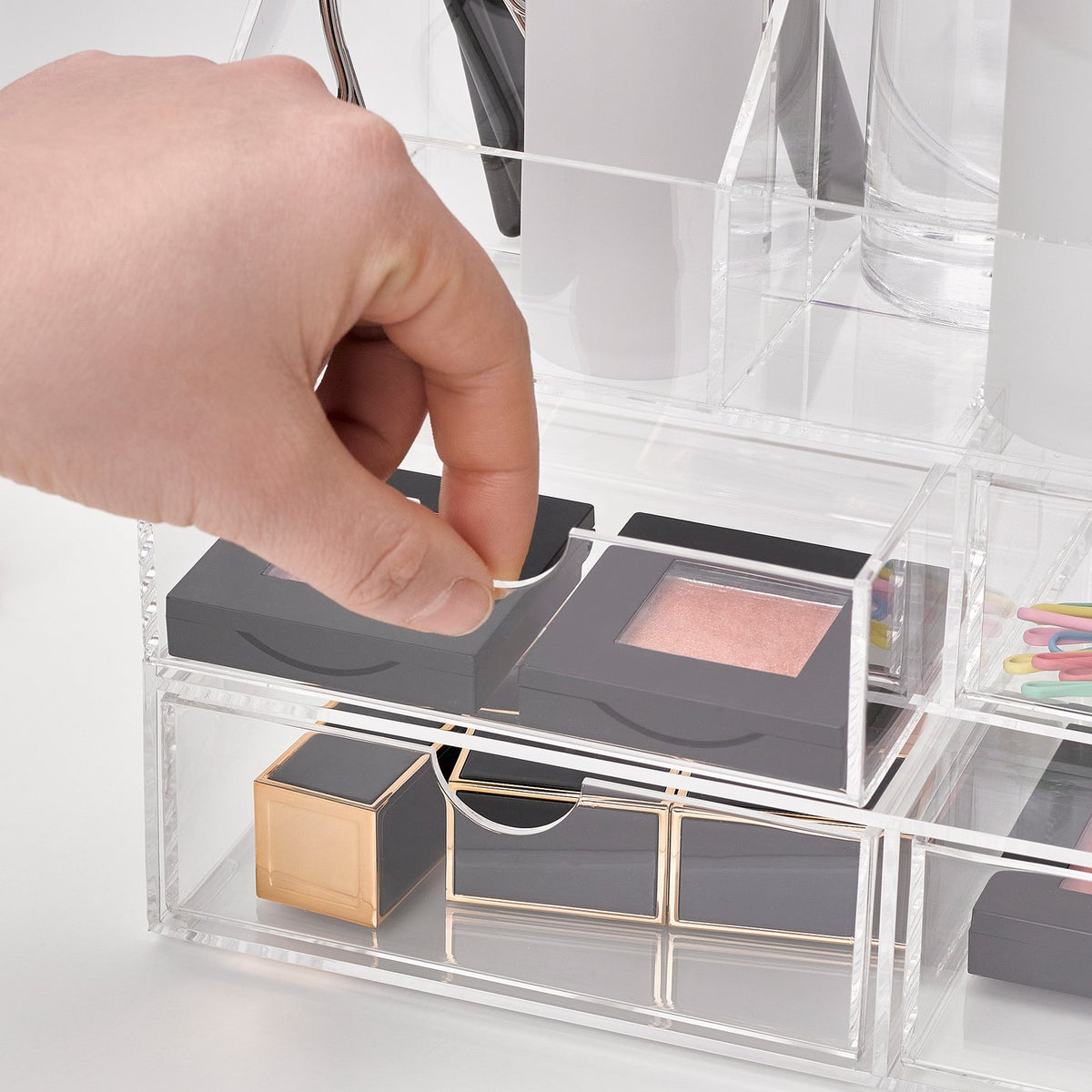Make-up storage w comp/2 drawers