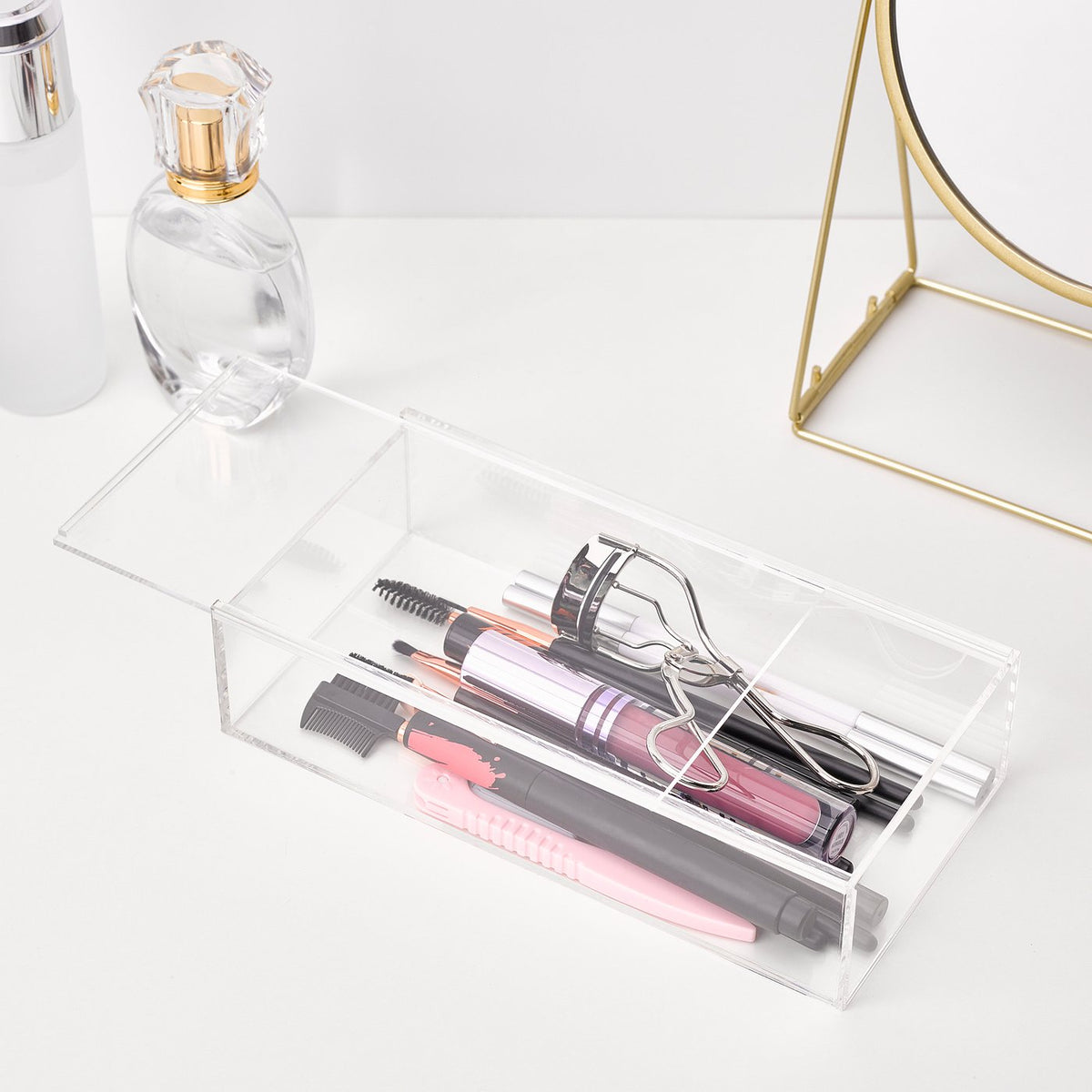 Make-up storage with lid