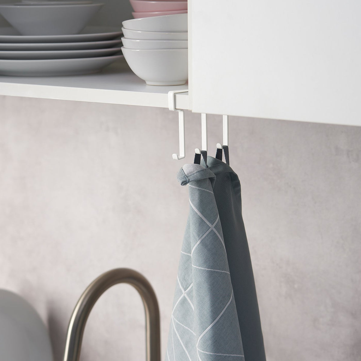 Clip-on hook rack