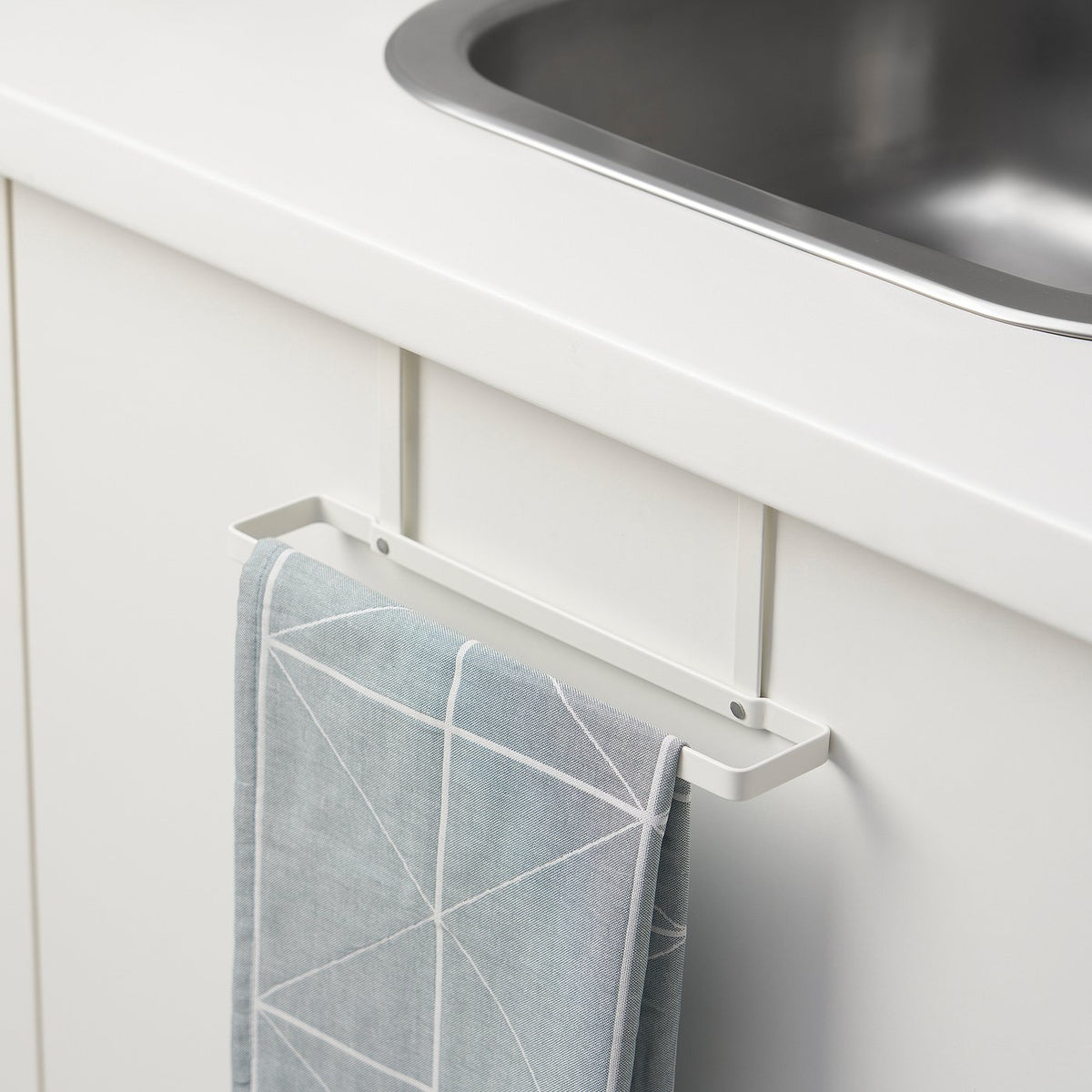 Clip-on towel rack