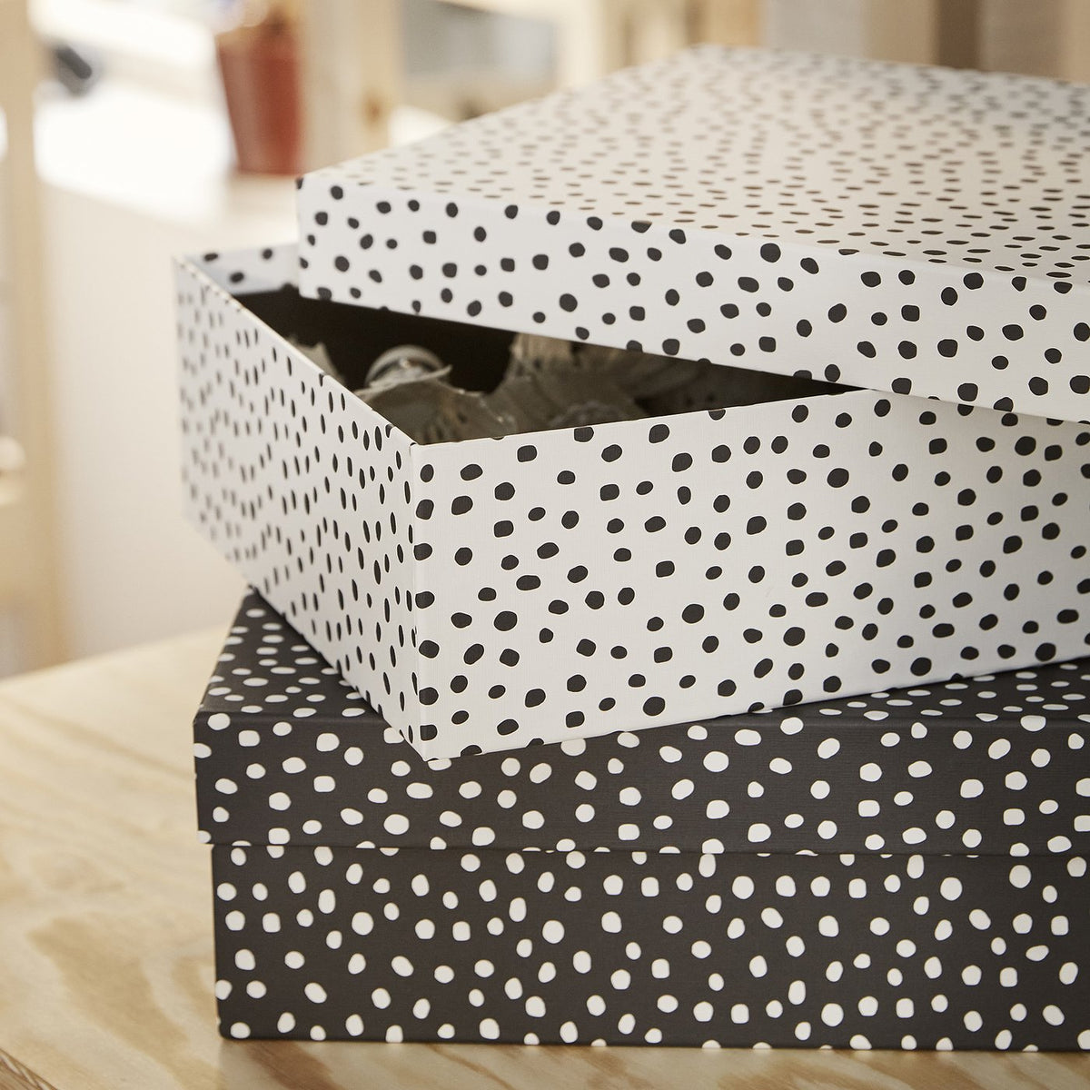 Storage box with lid, set of 2