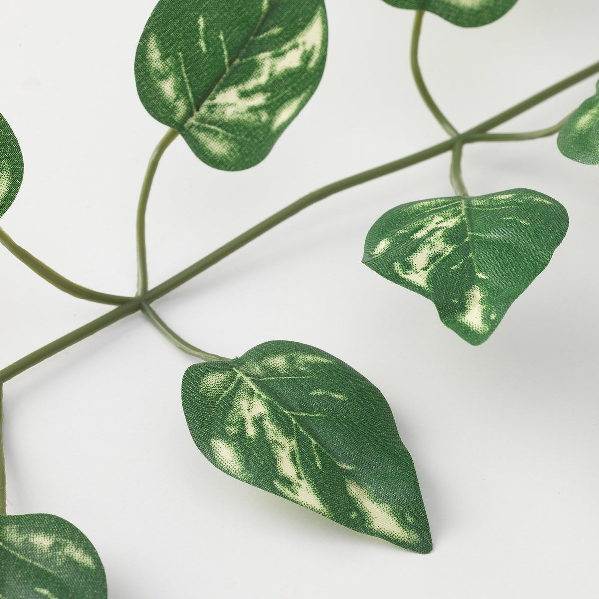 Artificial garland