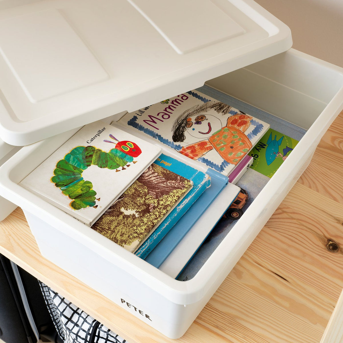 Box with lid