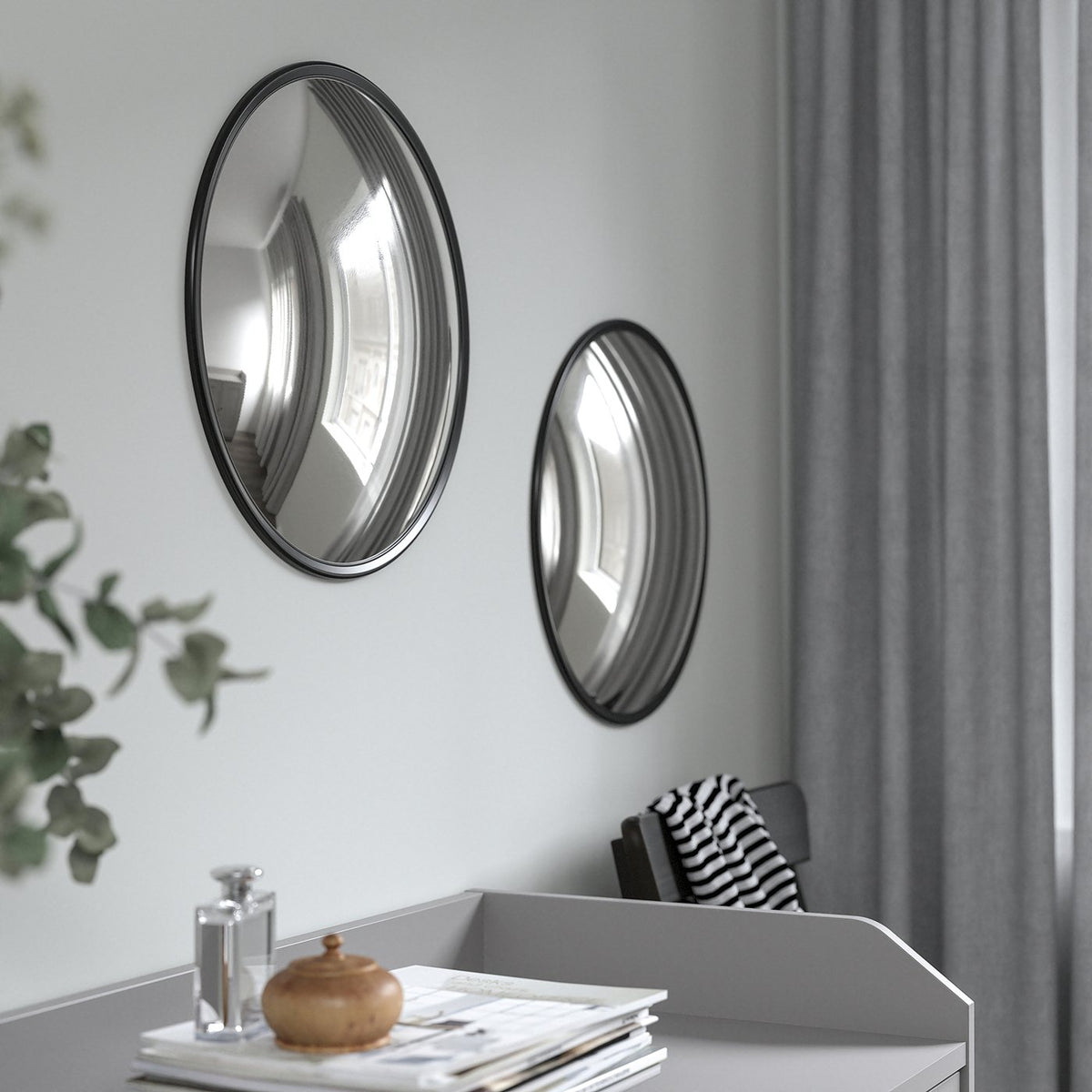 Decorative convex mirror