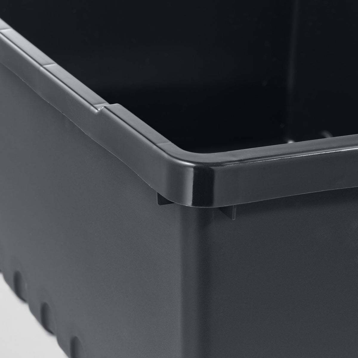 Storage box