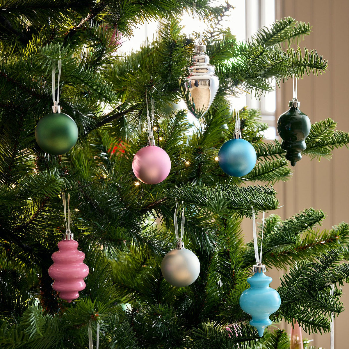 Tree ornament set of 32